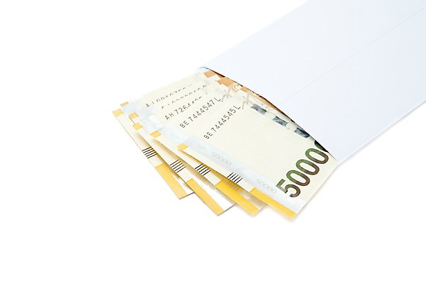 포토 JPG 스튜디오촬영 지폐 돈 봉투 실내 누끼 사람없음 금융 경제 원화 오만원 국내포토 내부 재산 파일형식