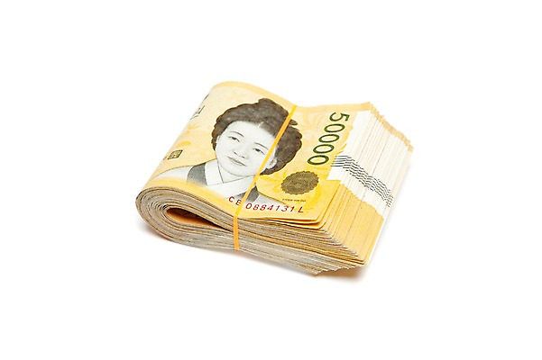 포토 JPG 스튜디오촬영 지폐 돈 실내 누끼 사람없음 금융 경제 원화 돈다발 오만원 국내포토 내부 재산 파일형식