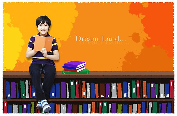 PSD 편집이미지 교육 남자 어린이 책장 한명 미소 웃음 사람 소년 책 독서 책활용 남자만 남자한명만 어린이만 소년만 소년한명만 이미지편집 1 가구 표정 활용 파일형식