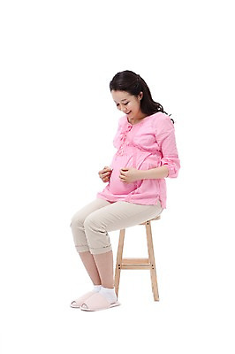 포토 JPG 스튜디오촬영 전신 라이프스타일 응시 여자 행복 음악 포즈 의자 노래 실내 실내화 한명 미소 웃음 들기 누끼 사람 앉기 동양인 성인 라이프 옆모습 캐주얼 30대 헤드폰 헤드셋 임산부 임신 감상 기쁨 한국인 출산 보호 즐거움 태교 여자만 여자한명만 성인여자만 성인한명만 성인여자한명만 장년만 장년여자만 장년여자한명만 성인만 국내포토 1 시선 옷 감정 뷰포인트 음향기기 가구 신발 컨셉 모션 문화예술 표정 인종 내부 생활 장년 파일형식