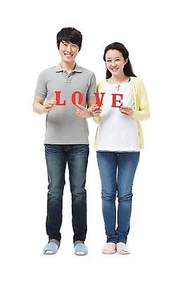 포토 JPG 스튜디오촬영 전신 문자 라이프스타일 부부 커플 알파벳 영어 여자 남자 행복 포즈 남편 대문자 실내 실내화 사랑 서기 미소 웃음 들기 누끼 사람 동양인 성인 두명 라이프 앞모습 캐주얼 30대 단어 화목 임산부 임신 기쁨 한국인 청바지 아내 출산 보호 즐거움 장년만 성인만 국내포토 옷 감정 뷰포인트 신발 컨셉 바지 관계 모션 표정 인종 내부 생활 장년 파일형식