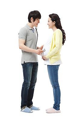 포토 JPG 스튜디오촬영 전신 라이프스타일 부부 커플 여자 남자 행복 포즈 청진기 의료기기 남편 실내 실내화 서기 미소 웃음 누끼 사람 동양인 성인 두명 라이프 캐주얼 30대 마주보기 화목 임산부 임신 기쁨 진료 한국인 청바지 의료용품 아내 출산 보호 즐거움 장년만 성인만 국내포토 옷 감정 신발 컨셉 바지 의학 관계 모션 표정 인종 내부 생활 장년 파일형식