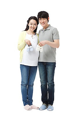 포토 JPG 스튜디오촬영 전신 라이프스타일 부부 커플 여자 남자 행복 포즈 신발 남편 실내 실내화 서기 미소 웃음 들기 누끼 사람 동양인 성인 두명 라이프 앞모습 캐주얼 30대 화목 임산부 임신 기쁨 아기용품 한국인 청바지 아기 아내 출산 보호 즐거움 아기신발 출산준비 국내포토 옷 감정 뷰포인트 컨셉 바지 관계 모션 표정 인종 내부 생활 장년 오브젝트 파일형식