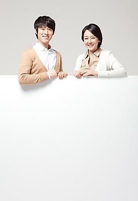 포토 JPG 스튜디오촬영 라이프스타일 배너 부부 커플 여자 남자 행복 포즈 신혼부부 남편 안내 알림판 실내 사랑 서기 미소 웃음 사람 동양인 상반신 성인 두명 라이프 앞모습 30대 화목 기쁨 한국인 아내 알림 즐거움 공지사항 장년만 성인만 소식_알림 국내포토 감정 뷰포인트 컨셉 관계 모션 표정 인종 내부 생활 장년 신혼 파일형식
