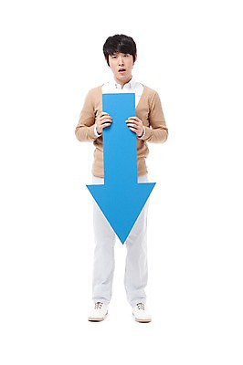 포토 JPG 스튜디오촬영 전신 라이프스타일 남자 행복 화살표 포즈 모션 실내 사랑 한명 서기 들기 누끼 사람 동양인 성인 라이프 앞모습 30대 한국인 슬픔 실패 좌절 하락 방향 적자 남자만 남자한명만 성인남자만 성인한명만 성인남자한명만 장년만 장년남자만 장년남자한명만 성인만 국내포토 1 감정 뷰포인트 컨셉 인종 내부 생활 장년 파일형식