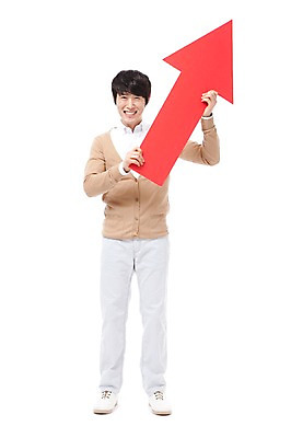 포토 JPG 스튜디오촬영 전신 라이프스타일 남자 행복 화살표 포즈 모션 성공 실내 사랑 한명 서기 미소 웃음 들기 누끼 사람 동양인 성인 라이프 앞모습 30대 화목 기쁨 한국인 우승 방향 즐거움 상승 오르기 수익 남자만 남자한명만 성인남자만 성인한명만 성인남자한명만 장년만 장년남자만 장년남자한명만 성인만 국내포토 1 감정 뷰포인트 컨셉 표정 인종 내부 생활 장년 경제 최고 파일형식