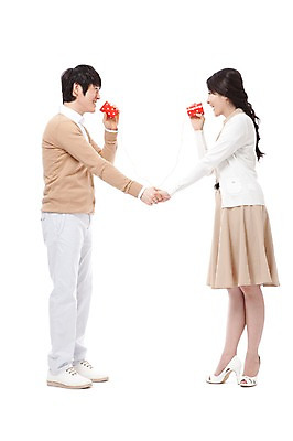 포토 JPG 스튜디오촬영 전신 라이프스타일 부부 커플 여자 남자 행복 포즈 신혼부부 남편 실내 말하기 사랑 서기 미소 웃음 들기 누끼 사람 동양인 성인 두명 라이프 30대 놀이용품 마주보기 손잡기 화목 기쁨 한국인 아내 실전화기 즐거움 전화놀이 실전화놀이 장년만 성인만 국내포토 감정 컨셉 관계 모션 놀이 표정 인종 내부 생활 장년 오브젝트 신혼 파일형식