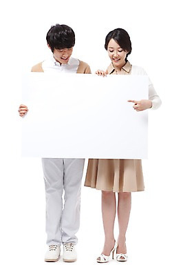 포토 JPG 스튜디오촬영 전신 라이프스타일 배너 부부 커플 응시 여자 남자 행복 포즈 신혼부부 남편 안내 사각프레임 광고판 알림판 실내 서기 미소 웃음 들기 누끼 사람 동양인 손짓 성인 두명 라이프 30대 화목 기쁨 한국인 가리킴 아내 알림 즐거움 공지사항 장년만 성인만 소식_알림 국내포토 시선 감정 컨셉 관계 모션 프레임 표정 인종 내부 생활 장년 사각형 신혼 판 파일형식