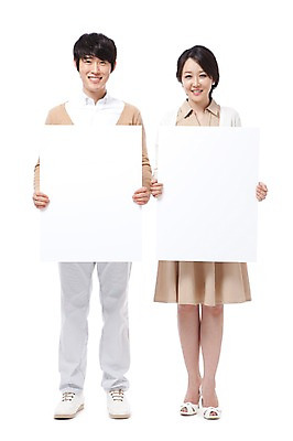 포토 JPG 스튜디오촬영 전신 라이프스타일 배너 부부 커플 여자 남자 행복 포즈 신혼부부 남편 안내 사각프레임 광고판 알림판 실내 서기 미소 웃음 들기 누끼 사람 동양인 성인 두명 라이프 앞모습 30대 화목 기쁨 한국인 아내 알림 즐거움 공지사항 장년만 성인만 소식_알림 국내포토 감정 뷰포인트 컨셉 관계 모션 프레임 표정 인종 내부 생활 장년 사각형 신혼 판 파일형식