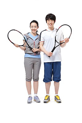 포토 JPG 스튜디오촬영 전신 라이프스타일 커플 여자 남자 스포츠용품 스포츠 포즈 모션 실내 서기 웃음 들기 누끼 사람 동양인 성인 두명 라이프 앞모습 30대 운동복 운동 구기 기쁨 한국인 테니스 라켓 테니스라켓 목표 즐거움 열정 과정 장년만 성인만 국내포토 옷 감정 뷰포인트 컨셉 관계 표정 건강 인종 내부 생활 장년 오브젝트 파일형식