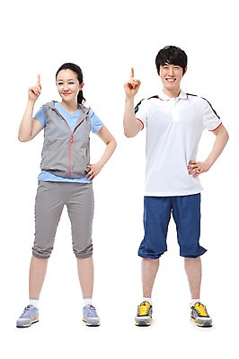 포토 JPG 스튜디오촬영 전신 1 라이프스타일 커플 여자 남자 행복 허리손 포즈 모션 실내 서기 미소 웃음 누끼 사람 동양인 손짓 성인 두명 라이프 앞모습 30대 운동복 운동 화목 기쁨 한국인 검지손가락 가리킴 목표 즐거움 열정 과정 한가지 장년만 성인만 국내포토 옷 감정 뷰포인트 컨셉 손가락 관계 표정 건강 인종 내부 생활 장년 파일형식