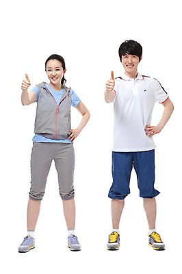 포토 JPG 스튜디오촬영 전신 라이프스타일 커플 여자 남자 행복 허리손 포즈 모션 실내 서기 웃음 누끼 사람 동양인 손짓 성인 두명 라이프 앞모습 30대 운동복 운동 화목 기쁨 한국인 엄지손가락 최고 목표 즐거움 열정 과정 장년만 성인만 국내포토 옷 감정 뷰포인트 컨셉 손가락 관계 표정 건강 인종 내부 생활 장년 파일형식