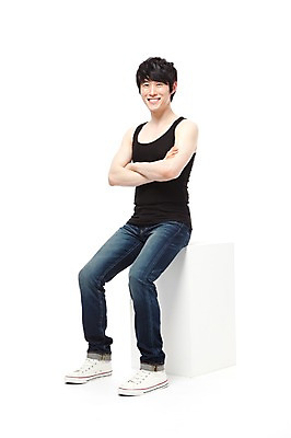 포토 JPG 스튜디오촬영 전신 라이프스타일 남자 맨라이프 포즈 모션 실내 한명 미소 웃음 누끼 사람 앉기 동양인 손짓 성인 라이프 30대 민소매 운동 팔짱 기쁨 한국인 청바지 목표 즐거움 열정 과정 남자만 남자한명만 성인남자만 성인한명만 성인남자한명만 장년만 장년남자만 장년남자한명만 성인만 국내포토 1 감정 컨셉 상의 바지 표정 건강 인종 내부 생활 장년 파일형식