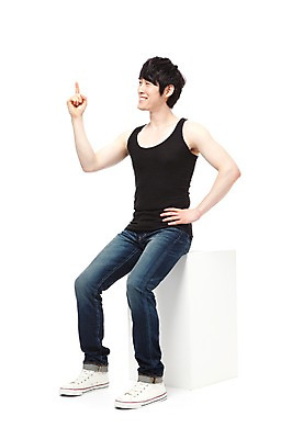 포토 JPG 스튜디오촬영 전신 1 라이프스타일 응시 남자 맨라이프 허리손 포즈 모션 실내 한명 미소 웃음 누끼 사람 앉기 동양인 손짓 성인 라이프 30대 민소매 기쁨 한국인 검지손가락 청바지 가리킴 즐거움 한가지 남자만 남자한명만 성인남자만 성인한명만 성인남자한명만 장년만 장년남자만 장년남자한명만 성인만 국내포토 시선 감정 상의 바지 손가락 표정 인종 내부 생활 장년 파일형식