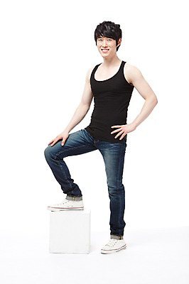 포토 JPG 스튜디오촬영 전신 라이프스타일 남자 맨라이프 허리손 포즈 모션 실내 한명 서기 미소 웃음 누끼 사람 동양인 손짓 성인 라이프 앞모습 30대 민소매 운동 기쁨 한국인 청바지 목표 즐거움 열정 과정 다리들기 남자만 남자한명만 성인남자만 성인한명만 성인남자한명만 장년만 장년남자만 장년남자한명만 성인만 국내포토 1 감정 뷰포인트 컨셉 상의 바지 표정 건강 인종 내부 생활 장년 파일형식