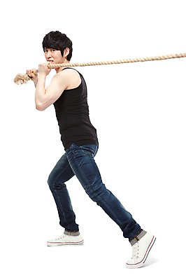포토 JPG 스튜디오촬영 전신 라이프스타일 남자 밧줄 줄 스포츠 맨라이프 포즈 모션 실내 한명 서기 누끼 사람 동양인 성인 라이프 30대 민소매 운동 경쟁 한국인 청바지 잡기 목표 열정 줄다리기 과정 남자만 남자한명만 성인남자만 성인한명만 성인남자한명만 장년만 장년남자만 장년남자한명만 성인만 국내포토 1 감정 컨셉 상의 바지 놀이 건강 인종 내부 생활 장년 파일형식