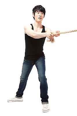 포토 JPG 스튜디오촬영 전신 라이프스타일 남자 밧줄 줄 스포츠 맨라이프 포즈 모션 실내 한명 서기 누끼 사람 동양인 성인 라이프 30대 민소매 운동 경쟁 한국인 청바지 잡기 목표 열정 줄다리기 과정 남자만 남자한명만 성인남자만 성인한명만 성인남자한명만 장년만 장년남자만 장년남자한명만 성인만 국내포토 1 감정 컨셉 상의 바지 놀이 건강 인종 내부 생활 장년 파일형식