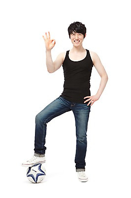 포토 JPG 스튜디오촬영 전신 라이프스타일 남자 스포츠용품 스포츠 맨라이프 포즈 축구공 공 축구용품 모션 실내 한명 서기 미소 웃음 누끼 사람 동양인 손짓 성인 라이프 앞모습 30대 민소매 운동 구기 축구 기쁨 한국인 청바지 원형 목표 OK 즐거움 열정 과정 남자만 남자한명만 성인남자만 성인한명만 성인남자한명만 장년만 장년남자만 장년남자한명만 성인만 국내포토 도형 1 감정 뷰포인트 컨셉 상의 바지 표정 건강 인종 내부 생활 장년 오브젝트 파일형식