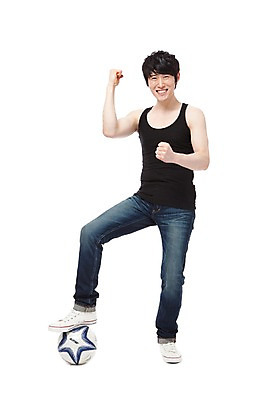 포토 JPG 스튜디오촬영 전신 라이프스타일 남자 스포츠용품 스포츠 맨라이프 포즈 축구공 공 축구용품 모션 실내 한명 서기 미소 웃음 누끼 사람 동양인 손짓 성인 라이프 앞모습 30대 민소매 운동 구기 파이팅 축구 기쁨 한국인 청바지 목표 즐거움 열정 과정 남자만 남자한명만 성인남자만 성인한명만 성인남자한명만 장년만 장년남자만 장년남자한명만 성인만 국내포토 1 감정 뷰포인트 컨셉 상의 바지 표정 건강 인종 내부 생활 장년 오브젝트 파일형식