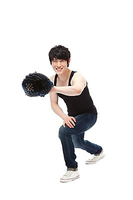 포토 JPG 스튜디오촬영 전신 라이프스타일 남자 스포츠용품 스포츠 맨라이프 포즈 모션 실내 한명 미소 웃음 누끼 사람 동양인 손짓 성인 라이프 30대 민소매 운동 기쁨 야구 한국인 야구용품 글러브 청바지 권투글러브 야구글러브 구부린 목표 무릎꿇기 즐거움 열정 과정 남자만 남자한명만 성인남자만 성인한명만 성인남자한명만 장년만 장년남자만 장년남자한명만 성인만 국내포토 1 감정 장갑 컨셉 상의 바지 표정 건강 인종 내부 생활 장년 구기 오브젝트 파일형식