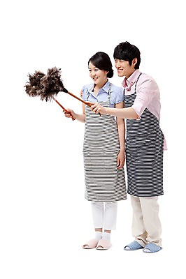 포토 JPG 스튜디오촬영 전신 라이프스타일 부부 커플 여자 남자 포즈 가사 신혼부부 실내 서기 웃음 들기 누끼 사람 동양인 성인 두명 라이프 30대 앞치마 기쁨 한국인 먼지떨이 청소도구 청소 즐거움 장년만 성인만 국내포토 감정 관계 모션 표정 인종 내부 생활 장년 도구 신혼 파일형식