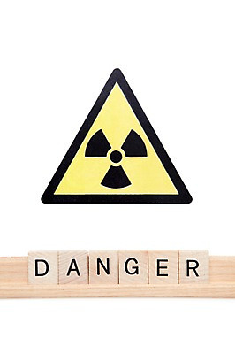 포토 JPG 스튜디오촬영 문자 기호 영어 컬러 표시 대문자 실내 사람없음 픽토그램 위험 심볼 방사선 나무블록 국내포토 컨셉 내부 목재 블록 파일형식