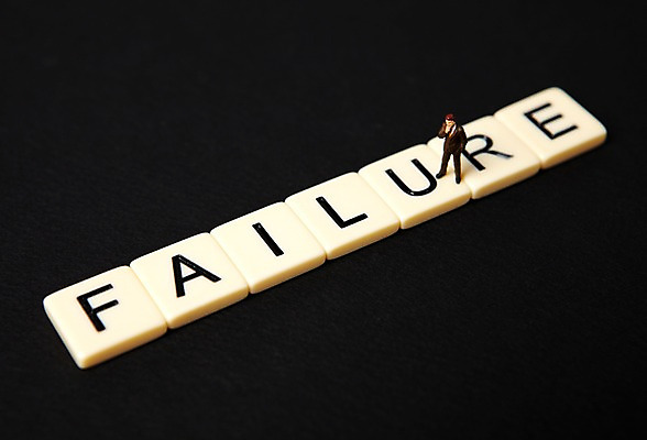 포토 JPG 스튜디오촬영 문자 알파벳 영어 인형 컬러 검은배경 대문자 실내 사람없음 금융 경제 단어 하이앵글 블록 미니어처 피규어 증권 좌절 주식 플라스틱 증시 주식시장 국내포토 감정 뷰포인트 백그라운드 컨셉 재질 내부 모형 검은색 파일형식