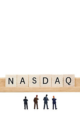 포토 JPG 스튜디오촬영 문자 알파벳 영어 인형 컬러 비즈니스 대문자 실내 사람없음 목재 금융 경제 단어 하이앵글 미국 블록 피규어 증권 주식 증시 나스닥 주식시장 국내포토 나무 뷰포인트 북아메리카 재료 내부 미니어처 파일형식