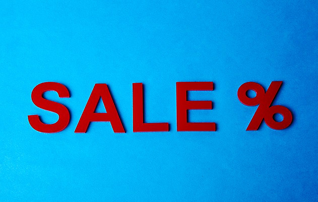 포토 JPG 스튜디오촬영 문자 알파벳 영어 컬러 대문자 실내 사람없음 빨간색 파란색 단어 쇼핑 판매 세일 퍼센트 국내포토 내부 특수기호 파일형식