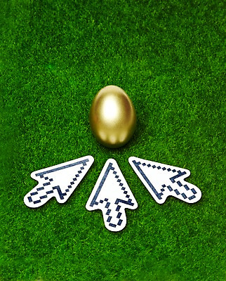 포토 JPG 스튜디오촬영 문자 화살표 컬러 실내 잔디 사람없음 초록색 하이앵글 계란 알 가리킴 황금 중앙 방향 커서 황금알 포인트 국내포토 식물 뷰포인트 손짓 내부 금융 파일형식