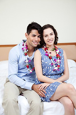 포토 JPG 서양인 외국인 해외기획촬영 해외 라이프스타일 부부 커플 여자 2011년태국 남자 행복 여유 커플라이프 여행 포즈 신혼부부 모션 호텔 숙소 휴가 휴식 실내 미소 웃음 사람 앉기 20대 성인 두명 라이프 앞모습 소풍 침실 방 신혼여행 침대 빌라 즐거움 휴양지 풀빌라 청년만 성인만 국내포토 감정 뷰포인트 가구 결혼 컨셉 관계 주택 표정 인종 청년 내부 생활 야외활동 장소 신혼 파일형식