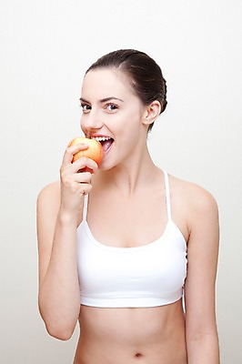포토 JPG 스튜디오촬영 서양인 외국인 모델 해외기획촬영 해외 우먼라이프 라이프스타일 여자 2011년태국 열매 행복 음식 포즈 과일 실내 한명 서기 웃음 사람 상반신 20대 성인 라이프 앞모습 빨간색 민소매 뷰티 사과 매끈함 탱크톱 먹기 순수 즐거움 올림머리 묶은머리 청순 의료성형뷰티 여자만 여자한명만 성인여자만 청년만 청년여자만 성인한명만 청년여자한명만 성인여자한명만 성인만 국내포토 식물 1 헤어스타일 감정 뷰포인트 컬러 컨셉 상의 모션 표정 인종 청년 내부 생활 감각 파일형식