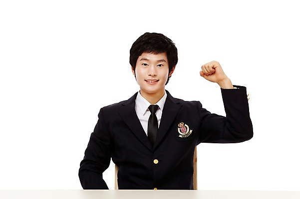 포토 JPG 스튜디오촬영 학생 남자 교복 남학생 포즈 의자 청소년 고등학생 실내 한명 미소 웃음 누끼 사람 앉기 동양인 손짓 상반신 앞모습 10대 파이팅 주먹 한국인 책상 남자만 남자한명만 십대만 십대남자만 십대남자한명만 국내포토 1 옷 뷰포인트 가구 모션 표정 인종 내부 파일형식