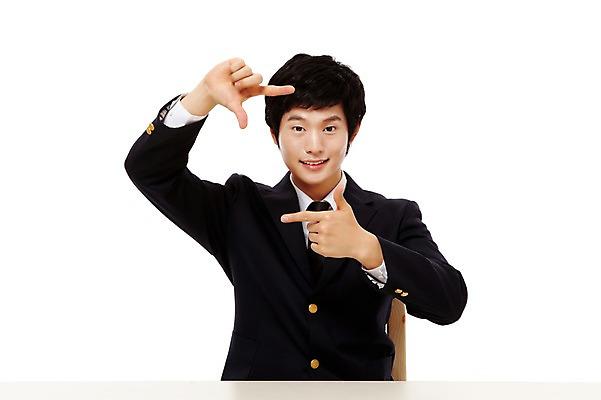 포토 JPG 스튜디오촬영 학생 남자 교복 남학생 포즈 의자 청소년 고등학생 실내 한명 미소 웃음 누끼 사람 앉기 동양인 손짓 상반신 앞모습 10대 한국인 책상 구도 남자만 남자한명만 십대만 십대남자만 십대남자한명만 국내포토 1 옷 뷰포인트 가구 모션 표정 인종 내부 파일형식