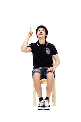 포토 JPG 스튜디오촬영 전신 학생 응시 남자 남학생 포즈 운동화 의자 반바지 모션 청소년 고등학생 실내 한명 웃음 누끼 사람 앉기 동양인 손짓 앞모습 10대 캐주얼 한국인 올려보기 가리킴 스니커즈 남자만 남자한명만 십대만 십대남자만 십대남자한명만 국내포토 1 시선 옷 뷰포인트 가구 신발 바지 표정 인종 내부 파일형식