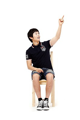 포토 JPG 스튜디오촬영 전신 학생 응시 남자 남학생 포즈 운동화 의자 반바지 모션 청소년 고등학생 실내 한명 웃음 누끼 사람 앉기 동양인 손짓 앞모습 10대 캐주얼 한국인 올려보기 가리킴 스니커즈 남자만 남자한명만 십대만 십대남자만 십대남자한명만 국내포토 1 시선 옷 뷰포인트 가구 신발 바지 표정 인종 내부 파일형식