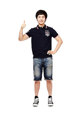 포토 JPG 스튜디오촬영 전신 학생 남자 남학생 허리손 포즈 운동화 반바지 모션 청소년 고등학생 실내 한명 서기 웃음 누끼 사람 동양인 손짓 앞모습 10대 캐주얼 한국인 엄지손가락 최고 스니커즈 만족 남자만 남자한명만 십대만 십대남자만 십대남자한명만 국내포토 1 옷 감정 뷰포인트 신발 바지 손가락 표정 인종 내부 파일형식