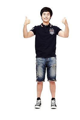 포토 JPG 스튜디오촬영 전신 학생 남자 남학생 포즈 운동화 반바지 모션 청소년 고등학생 실내 한명 서기 웃음 누끼 사람 동양인 손짓 앞모습 10대 캐주얼 한국인 엄지손가락 최고 스니커즈 만족 남자만 남자한명만 십대만 십대남자만 십대남자한명만 국내포토 1 옷 감정 뷰포인트 신발 바지 손가락 표정 인종 내부 파일형식