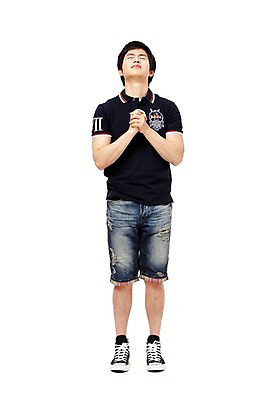 포토 JPG 스튜디오촬영 전신 학생 남자 남학생 포즈 운동화 반바지 모션 청소년 고등학생 실내 한명 서기 누끼 사람 동양인 손짓 앞모습 10대 캐주얼 눈감음 희망 한국인 기도 스니커즈 손모으기 남자만 남자한명만 십대만 십대남자만 십대남자한명만 국내포토 1 옷 감정 뷰포인트 신발 바지 인종 내부 파일형식