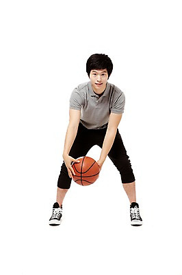 포토 JPG 스튜디오촬영 전신 학생 라이프스타일 남자 남학생 포즈 운동화 공 모션 청소년 고등학생 농구 농구공 실내 건강 한명 서기 들기 누끼 사람 동양인 라이프 앞모습 10대 운동복 운동 한국인 스니커즈 생활체육 체육복 드리블 남자만 남자한명만 십대만 십대남자만 십대남자한명만 국내포토 1 옷 뷰포인트 신발 인종 내부 생활 구기 체육 파일형식