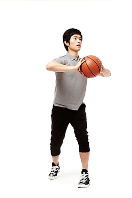 포토 JPG 스튜디오촬영 전신 학생 라이프스타일 남자 남학생 포즈 운동화 공 모션 청소년 고등학생 농구 농구공 실내 건강 한명 서기 들기 누끼 사람 동양인 라이프 앞모습 10대 운동복 운동 한국인 스니커즈 생활체육 체육복 패스 남자만 남자한명만 십대만 십대남자만 십대남자한명만 국내포토 1 옷 뷰포인트 신발 인종 내부 생활 구기 체육 파일형식