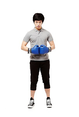 포토 JPG 스튜디오촬영 전신 학생 라이프스타일 남자 남학생 포즈 운동화 청소년 고등학생 실내 건강 한명 서기 누끼 사람 동양인 라이프 앞모습 10대 운동복 운동 권투 한국인 글러브 권투글러브 스니커즈 생활체육 체육복 남자만 남자한명만 십대만 십대남자만 십대남자한명만 국내포토 1 옷 스포츠용품 뷰포인트 장갑 신발 모션 인종 내부 생활 격투기 체육 파일형식