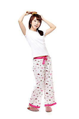포토 JPG 스튜디오촬영 전신 학생 우먼라이프 라이프스타일 긴머리 여학생 여자 포즈 모션 청소년 고등학생 아침 실내 실내화 한명 서기 들기 누끼 사람 동양인 라이프 앞모습 10대 뷰티 잠옷 한국인 기상 머리빗 헤어용품 여자만 여자한명만 십대만 십대여자만 십대여자한명만 국내포토 주간 1 헤어스타일 옷 뷰포인트 신발 인종 내부 생활 미용용품 파일형식 자연요소 오브젝트