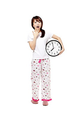 포토 JPG 스튜디오촬영 전신 학생 우먼라이프 라이프스타일 긴머리 여학생 여자 시계 포즈 모션 청소년 고등학생 아침 실내 실내화 한명 서기 들기 누끼 사람 동양인 라이프 앞모습 10대 놀람 잠옷 한국인 기상 시간 여자만 여자한명만 십대만 십대여자만 십대여자한명만 국내포토 주간 1 헤어스타일 옷 감정 뷰포인트 신발 표정 인종 내부 생활 파일형식 자연요소