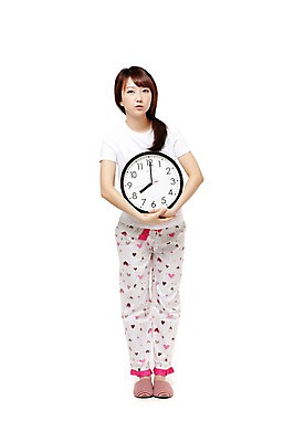포토 JPG 스튜디오촬영 전신 학생 우먼라이프 라이프스타일 긴머리 여학생 여자 시계 포즈 모션 청소년 고등학생 아침 실내 실내화 한명 서기 들기 누끼 사람 동양인 라이프 앞모습 10대 잠옷 한국인 기상 시간 여자만 여자한명만 십대만 십대여자만 십대여자한명만 국내포토 주간 1 헤어스타일 옷 뷰포인트 신발 인종 내부 생활 파일형식 자연요소