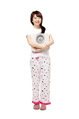 포토 JPG 스튜디오촬영 전신 학생 우먼라이프 라이프스타일 긴머리 여학생 여자 포즈 몸매관리 다이어트 모션 청소년 고등학생 아침 실내 건강 실내화 한명 서기 미소 웃음 들기 누끼 사람 동양인 라이프 앞모습 10대 잠옷 한국인 기상 몸무게 체중계 여자만 여자한명만 십대만 십대여자만 십대여자한명만 국내포토 주간 1 헤어스타일 옷 뷰포인트 신발 표정 인종 내부 생활 파일형식 자연요소