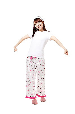 포토 JPG 스튜디오촬영 전신 학생 우먼라이프 라이프스타일 긴머리 여학생 여자 포즈 모션 청소년 고등학생 팔벌리기 아침 실내 실내화 한명 서기 미소 웃음 누끼 사람 동양인 라이프 앞모습 10대 뷰티 눈감음 거품 잠옷 한국인 기상 머리띠 세수 기지개 여자만 여자한명만 십대만 십대여자만 십대여자한명만 국내포토 주간 1 헤어스타일 옷 뷰포인트 신발 장신구 표정 인종 내부 생활 청결 파일형식 자연요소 위생