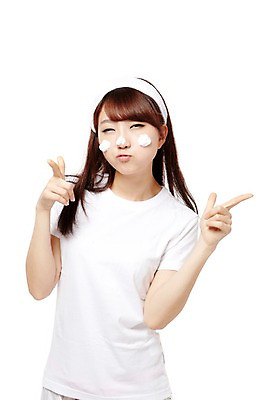 포토 JPG 스튜디오촬영 학생 우먼라이프 라이프스타일 긴머리 여학생 여자 포즈 모션 청소년 고등학생 아침 실내 한명 누끼 사람 동양인 손짓 상반신 라이프 앞모습 10대 뷰티 거품 잠옷 한국인 기상 가리킴 머리띠 세수 여자만 여자한명만 십대만 십대여자만 십대여자한명만 국내포토 주간 1 헤어스타일 옷 뷰포인트 장신구 인종 내부 생활 청결 파일형식 자연요소 위생