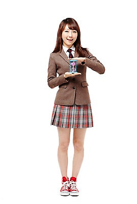 포토 JPG 스튜디오촬영 전신 학생 여학생 여자 교복 시계 포즈 청소년 고등학생 실내 한명 서기 들기 누끼 사람 동양인 앞모습 10대 한국인 모래시계 여자만 여자한명만 십대만 십대여자만 십대여자한명만 국내포토 1 옷 모래 뷰포인트 모션 인종 내부 파일형식