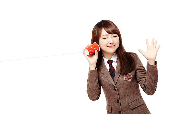 포토 JPG 스튜디오촬영 학생 여학생 여자 교복 포즈 청소년 고등학생 실내 손바닥 한명 서기 미소 웃음 들기 누끼 사람 동양인 손짓 상반신 앞모습 10대 눈감음 듣기 한국인 실전화기 통화 전화놀이 여자만 여자한명만 십대만 십대여자만 십대여자한명만 국내포토 1 손 옷 뷰포인트 모션 놀이 표정 인종 내부 파일형식